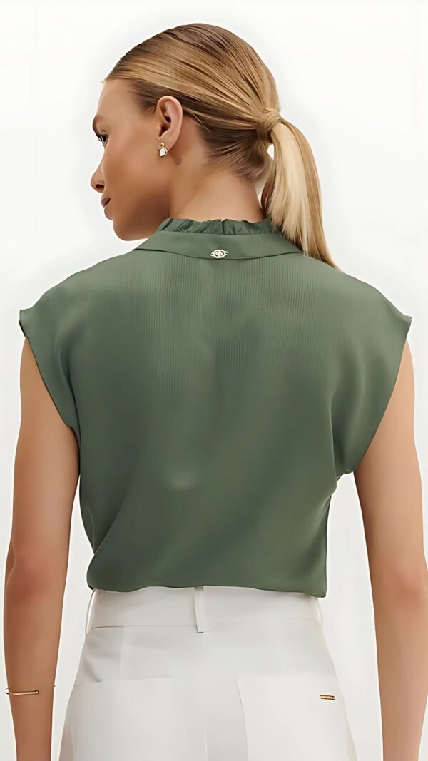 Blusa com Detalhe na Gola Luna - Image 3